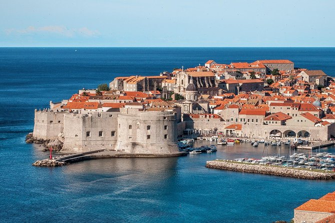 Walking Tour of Dubrovnik Old Town- Morning or Afternoon - Stop 1: Little Onofrio Fountain, a calm entry point