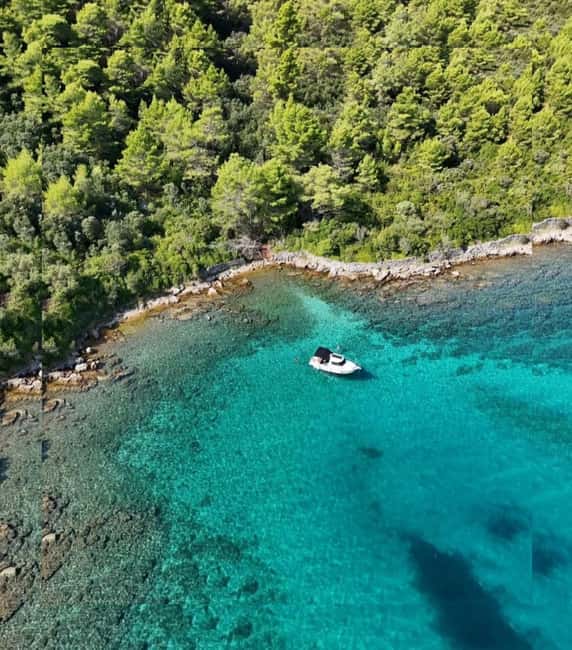 Zadar: 3 Islands Cozy Boat Trip with Snorkeling & Drinks - Snorkeling in clear water: what to expect and how to make it easy