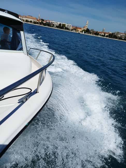 Zadar: 3 Islands Cozy Boat Trip with Snorkeling & Drinks - Drinks and the Enzo factor: homemade brandy, beer, and laughs