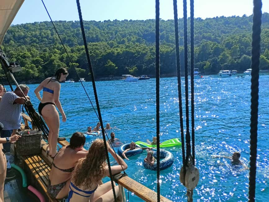 Zadar: Boat Tour with Unlimited Wine & 3 Stops - What to bring and how weather changes the day