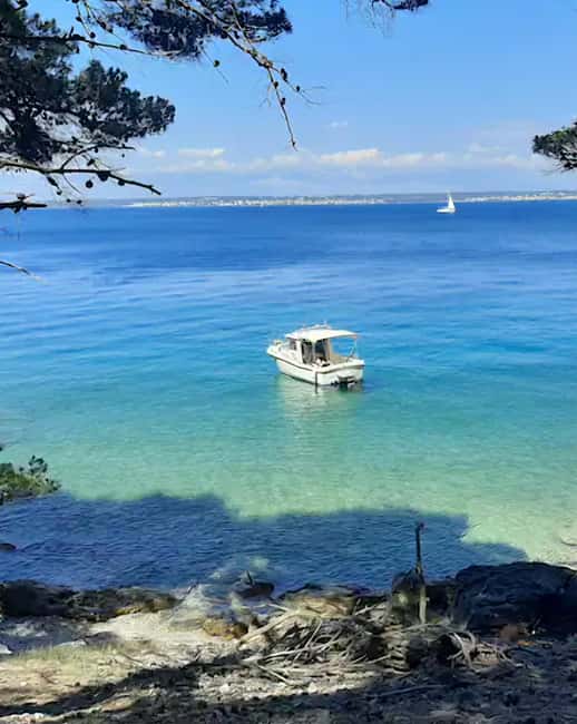 Zadar: Half-Day Island-Hopping and Lagoons Cruise with Fruit - Why this Zadar lagoon cruise feels different