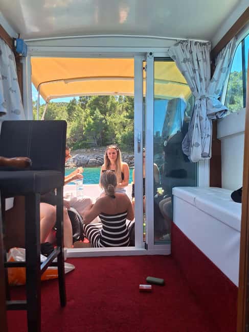 Zadar: Half-Day Island-Hopping and Lagoons Cruise with Fruit - Cruise-by-coast: seeing village life without getting stuck in traffic
