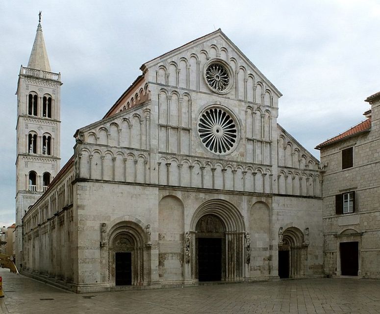 Zadar: Old Town Highlights Guided Walking Tour - Meeting at Five Wells Square (and Finding Your Guide Fast)