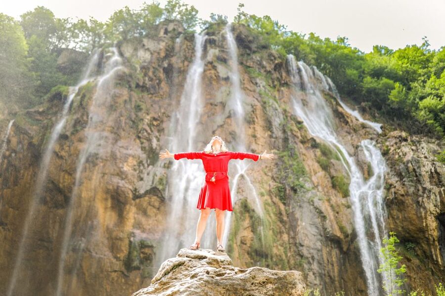 Zadar: Plitvice Lakes Full-Day Guided Tour with a Boat Ride - Why this Plitvice day trip from Zadar feels different