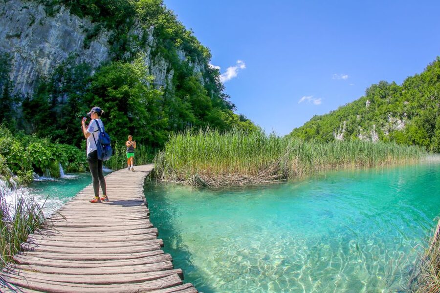 Zadar: Plitvice Lakes Full-Day Guided Tour with a Boat Ride - Kozjak Lake electric boat ride: the photo break you will be grateful for