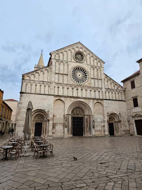 Zadar: Private walking tour through history and modern time - People’s Square, Market Zadar, and Kalelarga energy