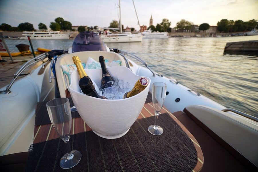 Zadar: Sunset and Night Cruise with Unlimited Sparkling Wine - Uvala Jazine and the Cruise Loop Back Into the Harbor