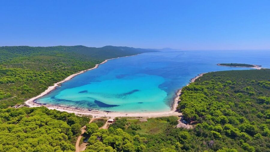 Zadar to Sakarun Beach Tour, Shipwreck Dive & Tunnel - 4,5hr - Stop 1: the shipwreck snorkeling spot and how to enjoy the 20 minutes