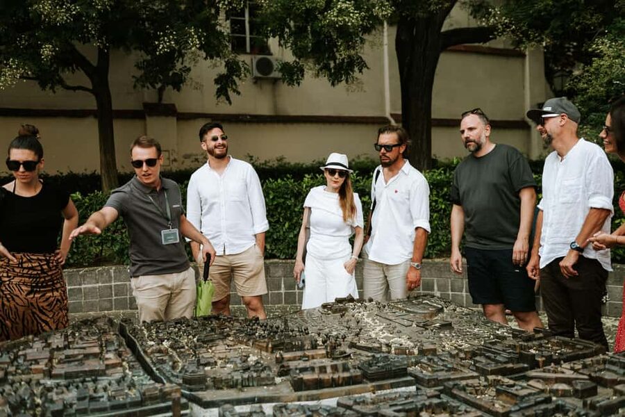 Zagreb: Restaurants, Food & Old Town Walking Tour - Why this Zagreb food and old-town walk feels like a best-of sampler